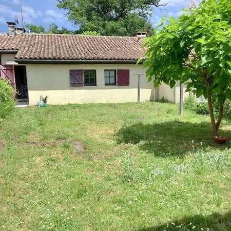 Holiday home Maison Dans Village De 6p Uza