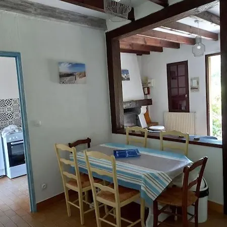Maison Dans Village De 6p Holiday home Uza