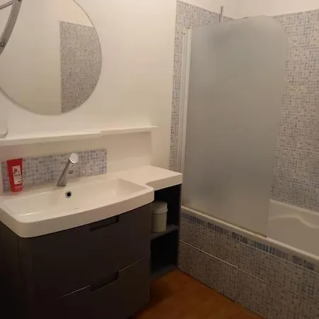 بيت للعطل Maison Dans Village De 6p Uza