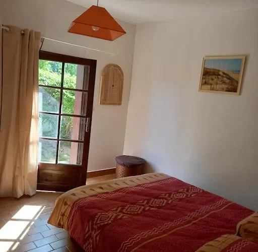 Maison Dans Village De 6p *